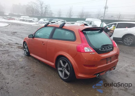 2011 Volvo C30 T5/T5 R-Design z USA, uszkodzony, nr VIN YV1672MK2B2201333
